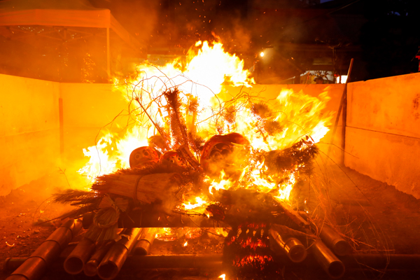 瀧澤神社のどんと祭の様子1
